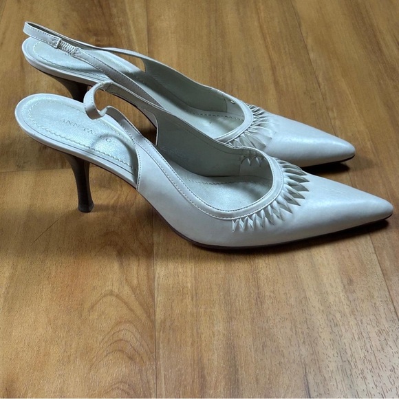 Ann Taylor Cream Slingback Heels with Pleated Design - Picture 8 of 9